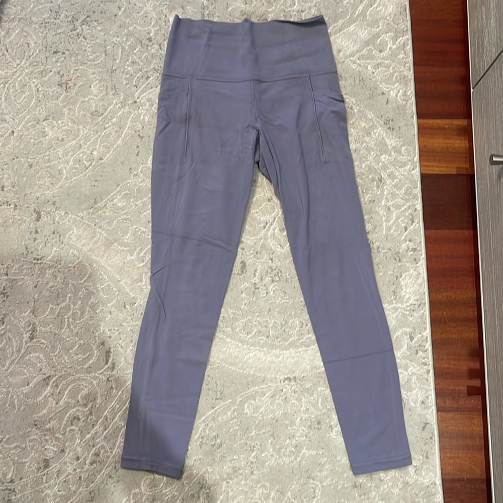 Athleta light purple leggings with pockets